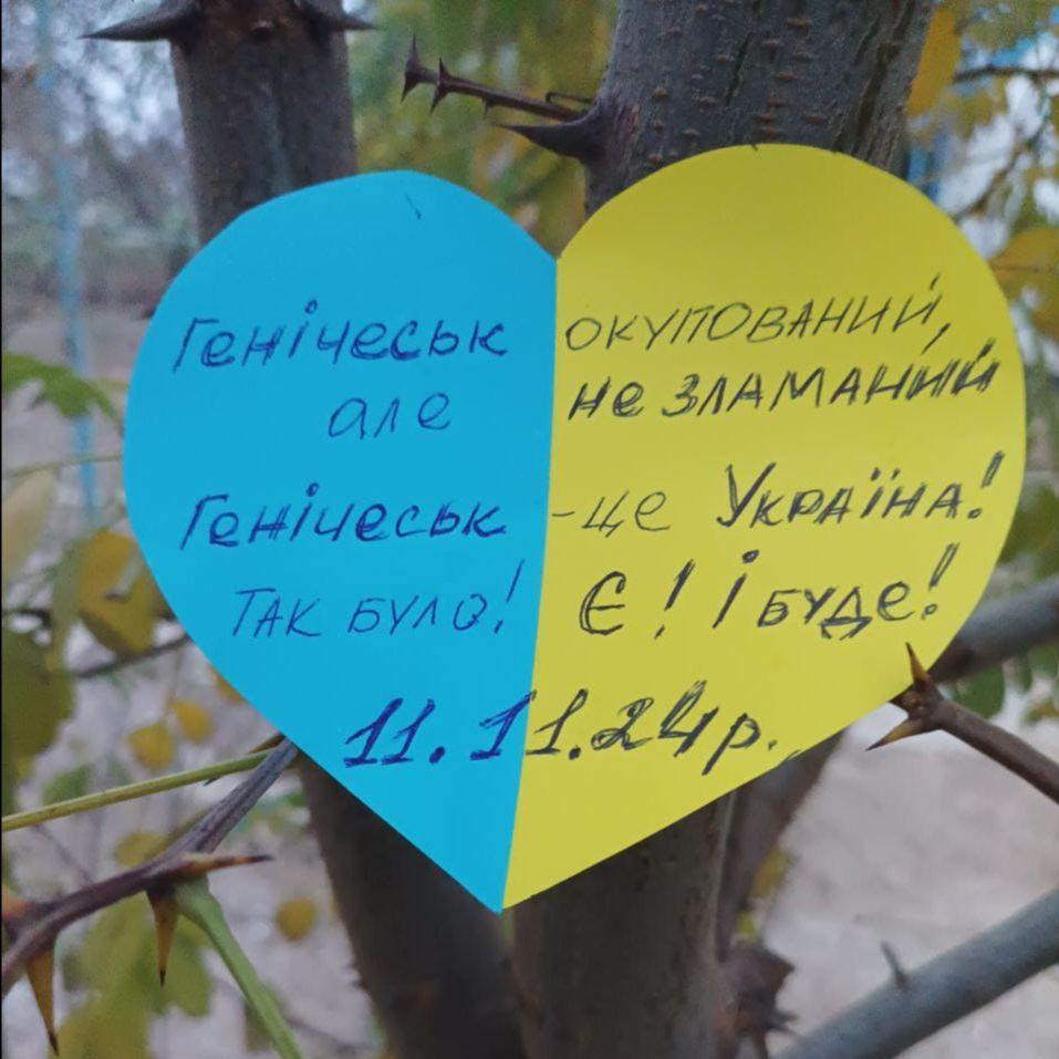“'Henichesk is occupied, but unbroken. Henichesk is Ukraine! It was! It is! And will be!” Photo: Telegram/Yellow Ribbon